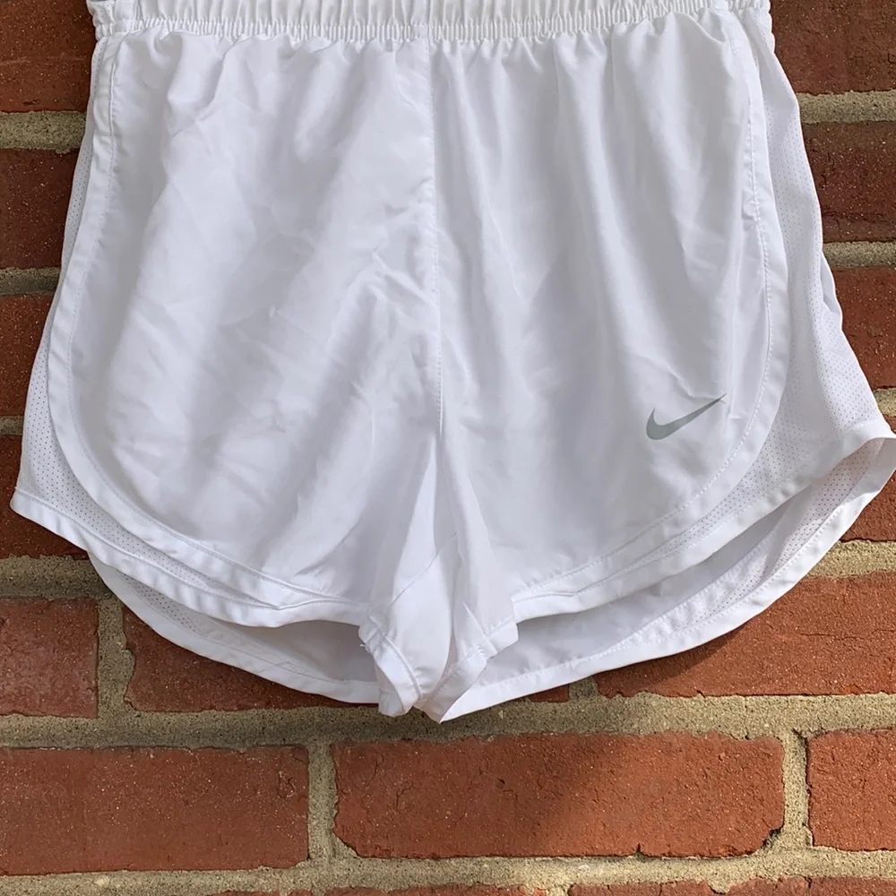 Nike-shorts XS NEW! - Picture 1 of 2